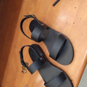 ΓΥΝΑΙΚΕΙΟ ΔΕΡΜΑΤΙΝΟ FLAT ΣΑΝΔΑΛΙ ΜΑΥΡΟ ΥΓΕΙΑ LUXURY